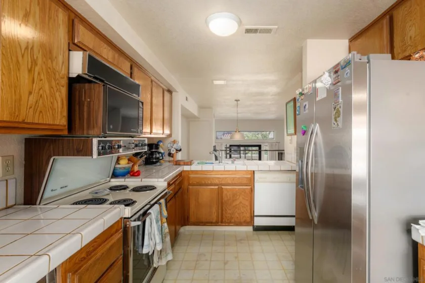 5715 Baltimore #34 photo 10