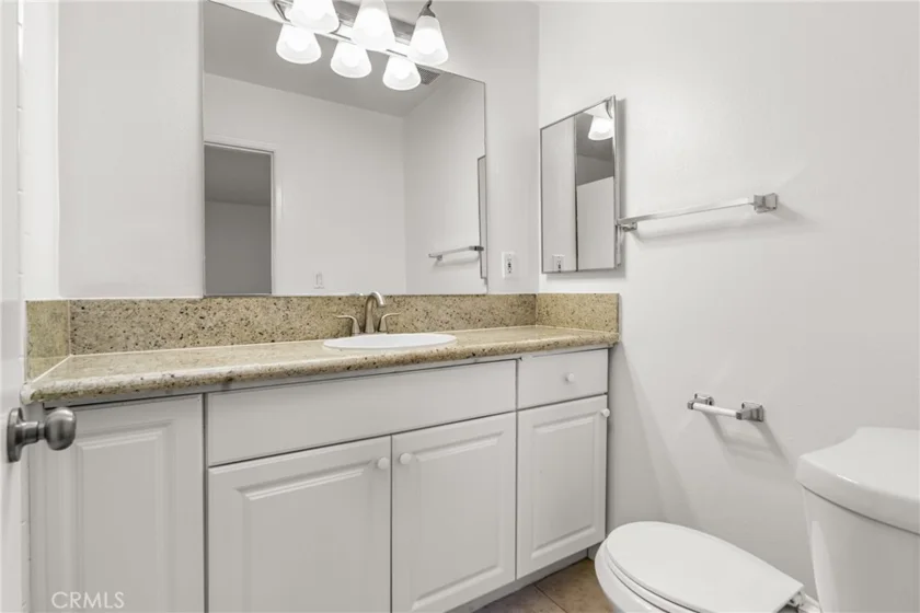 21A Tustin photo 3