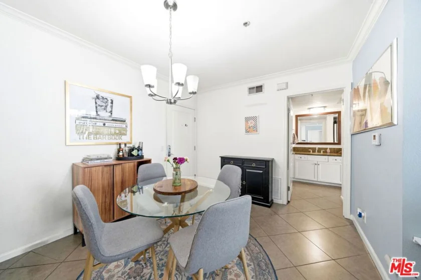 7320 Hawthorn Avenue #410 photo 29