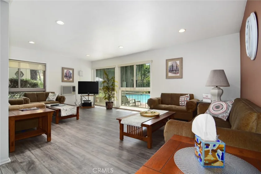 5255 Coldwater Canyon Avenue #E photo 17