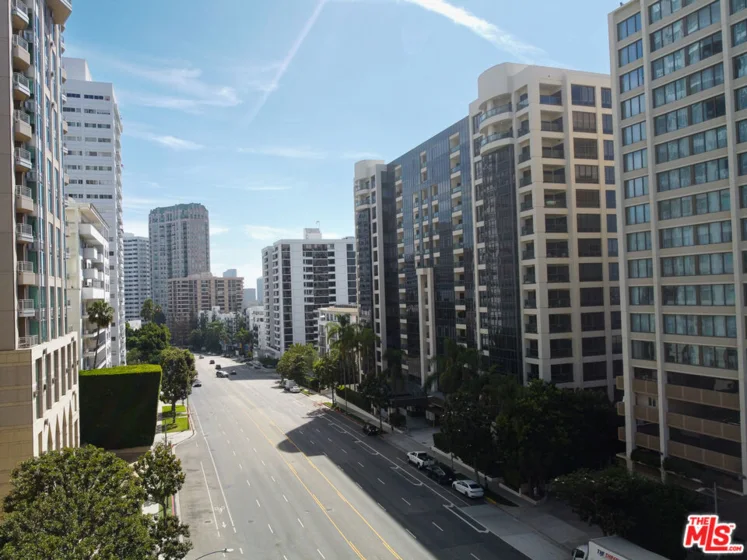 10747 Wilshire Boulevard #PH4 photo 4