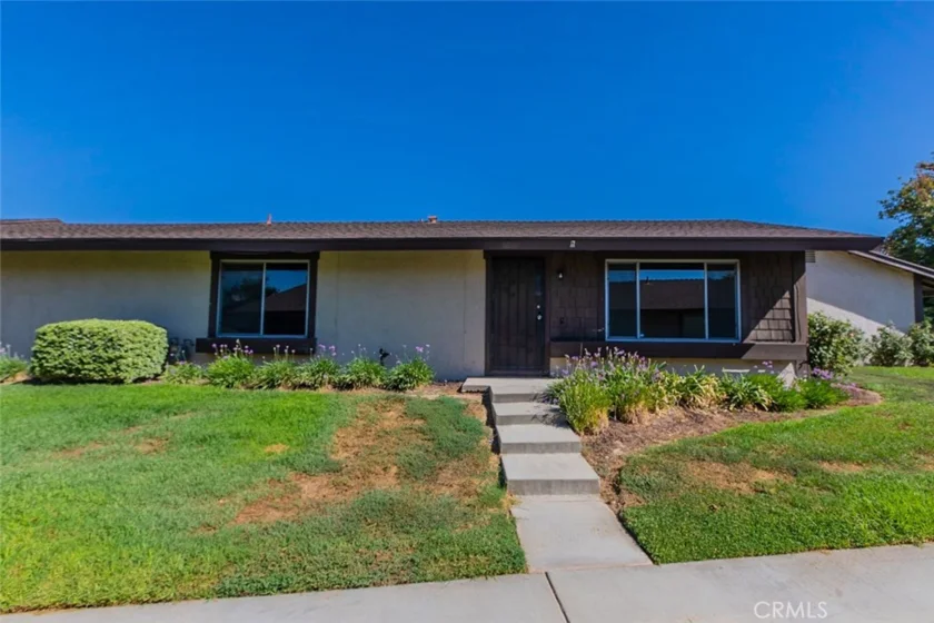 4244 Kingsbury Place photo 1