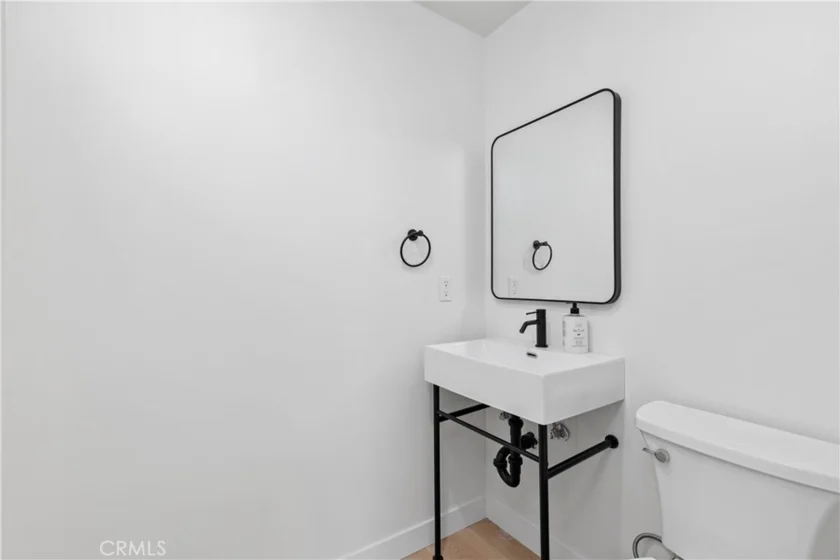 13440 Moorpark Street #101 photo 19