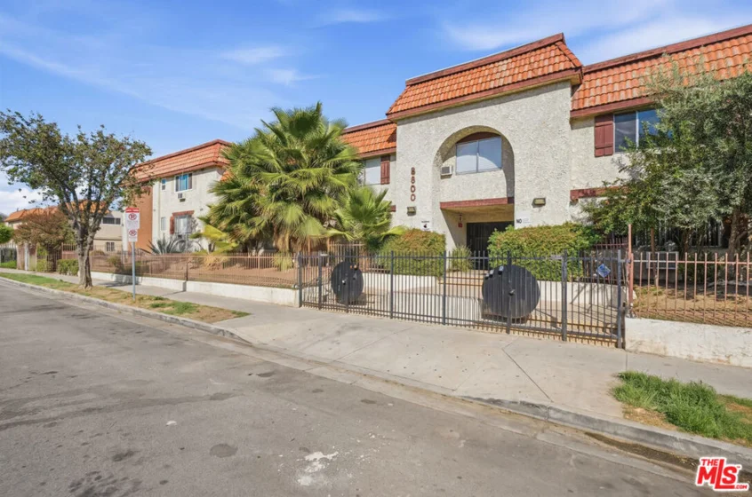 8800 Cedros Avenue #212 photo 2