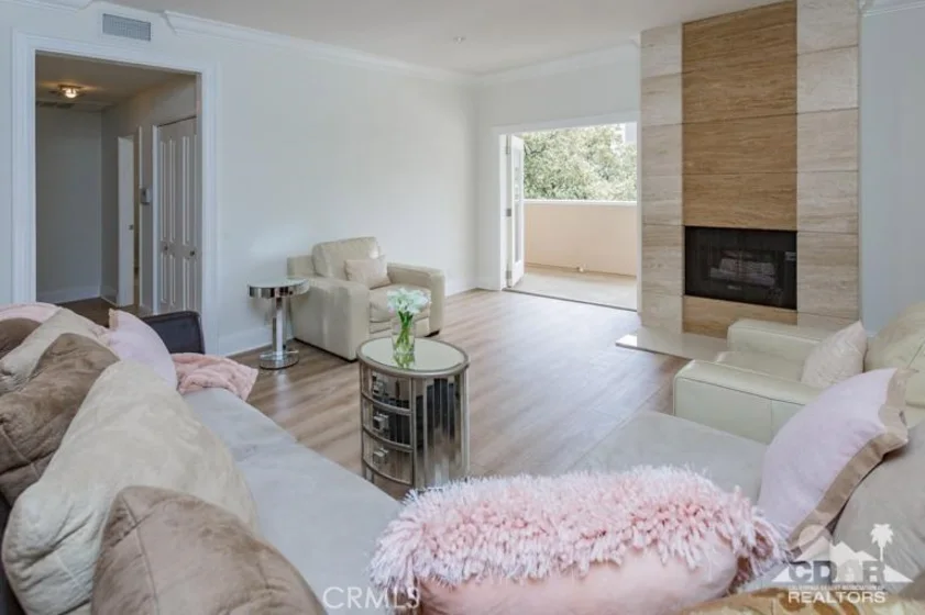 130 S Mentor Avenue #301 photo 1