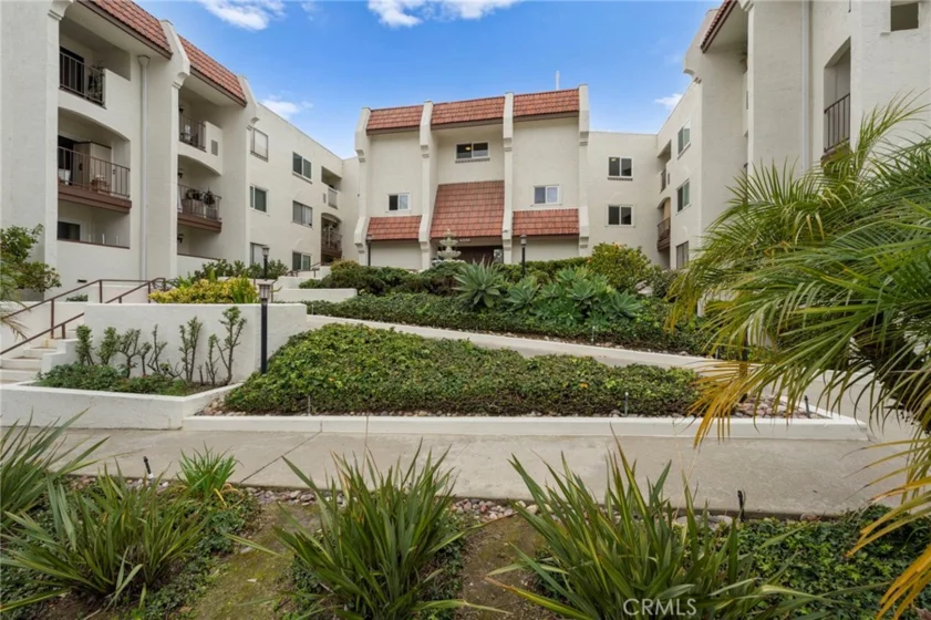 6330 Genesee #203 photo 1