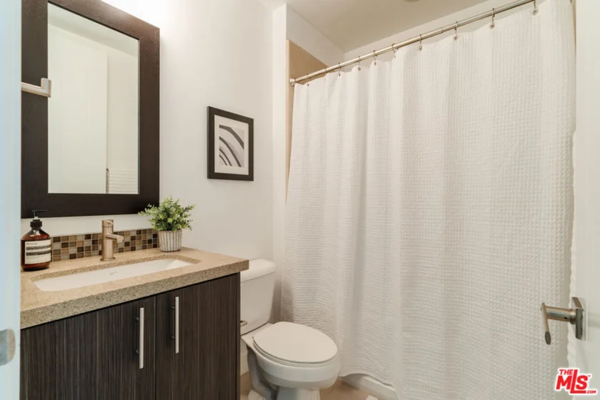 2753 Waverly Drive #601 photo 12