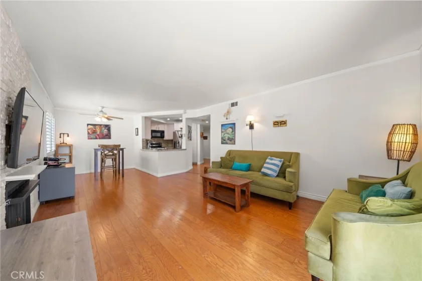 955 E. 3rd Street #203 photo 18
