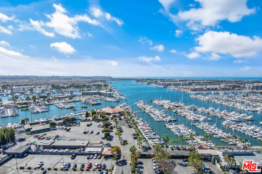 13700 Marina Pointe Drive #1514 photo 19