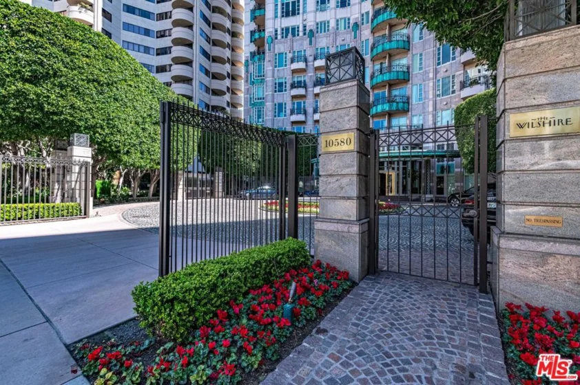 10580 Wilshire Boulevard #5SW photo 33