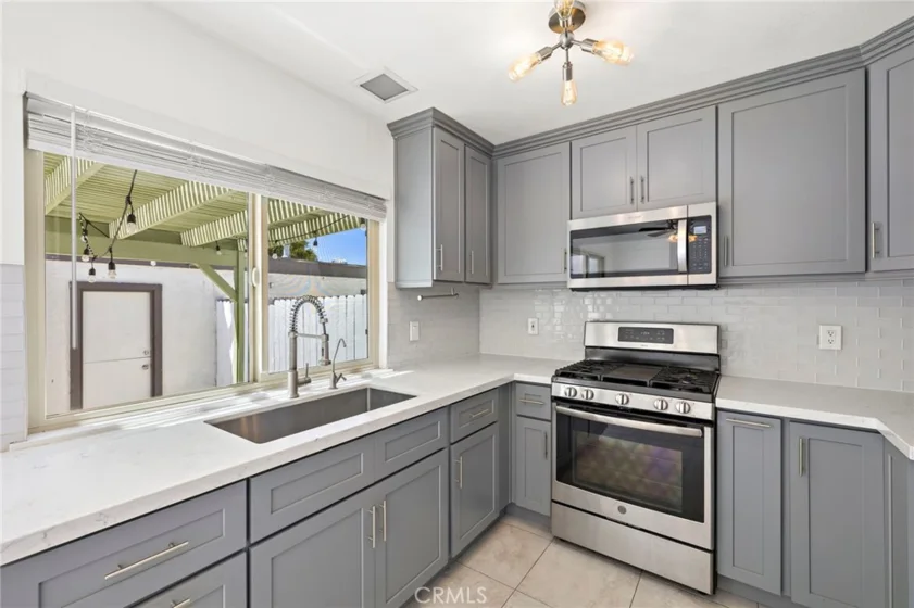 13148 Ferndale photo 27