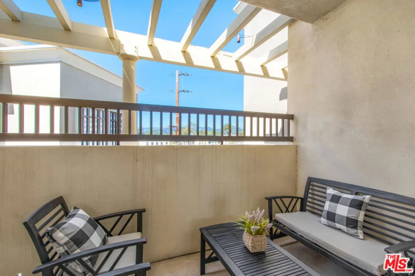 11847 Gorham Avenue #403 photo 18