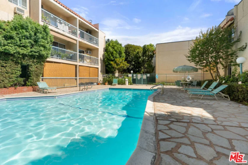 18307 Burbank Boulevard #118 photo 6