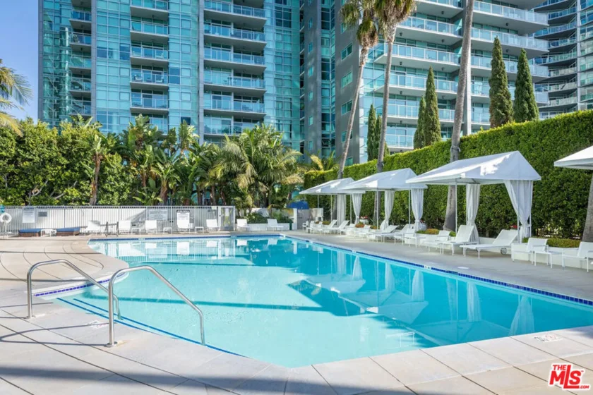 13700 Marina Pointe Drive #1411 photo 16