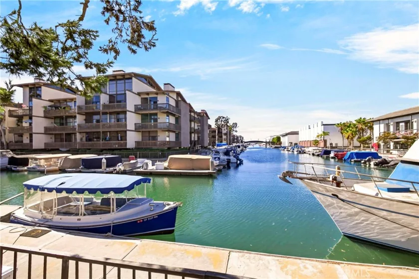 6229 N Marina Pacifica photo 32