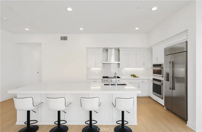 3700 Rivington photo 6