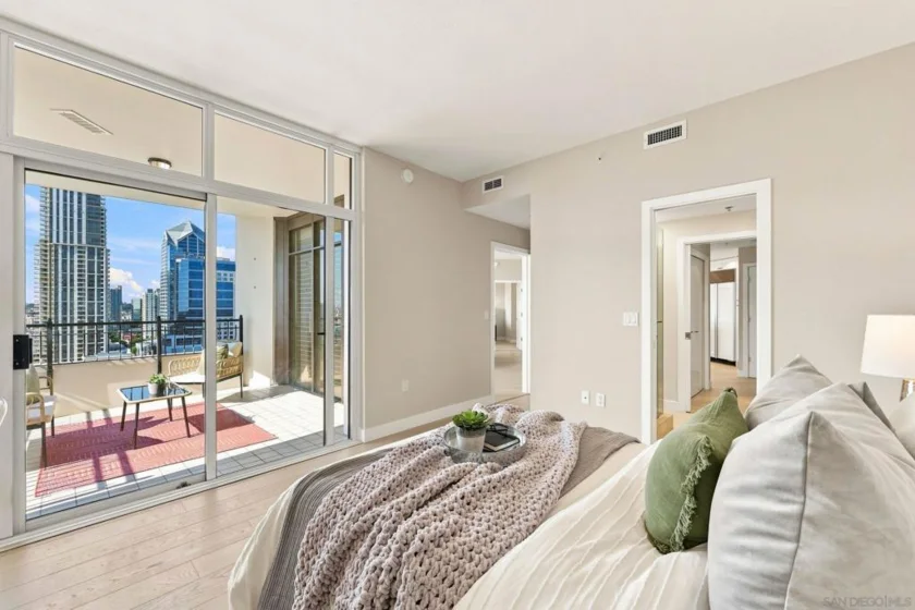 700 W Harbor Drive #1805 photo 23