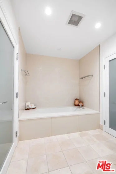 10800 Wilshire Boulevard #1101 photo 29