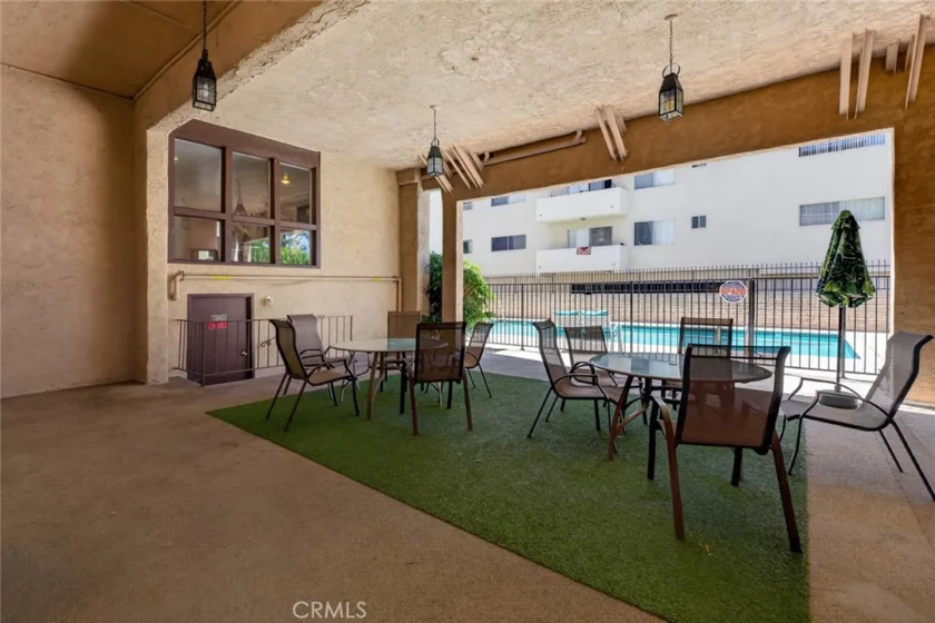 5412 Lindley Avenue #322 photo 32