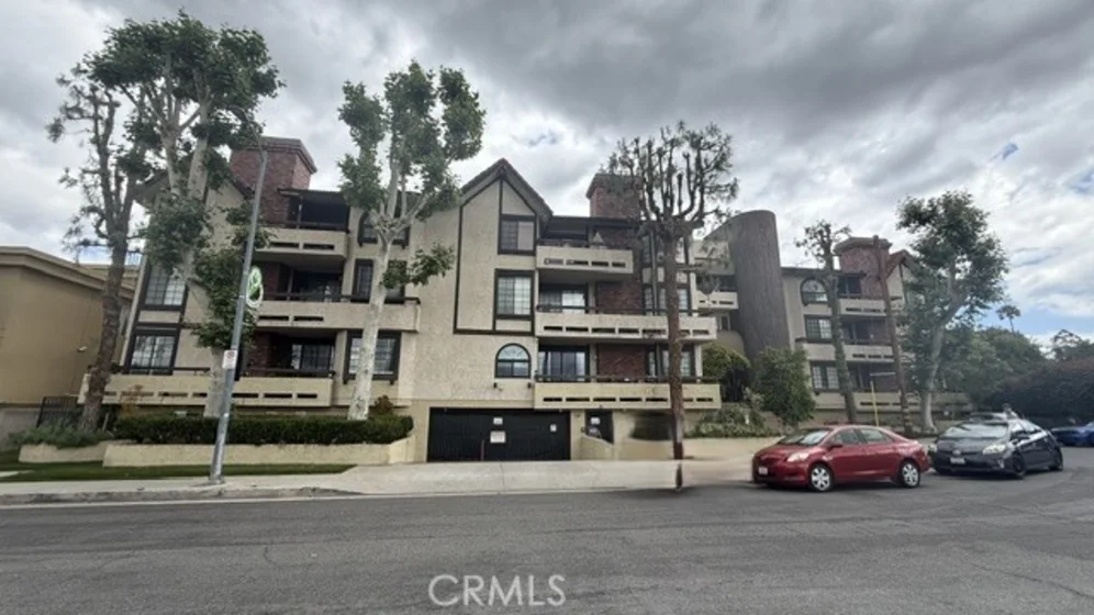 5534 Encino #204 photo 10