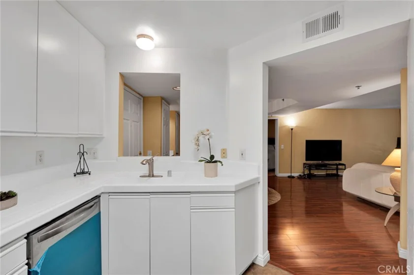 801 Pine Avenue #205 photo 15