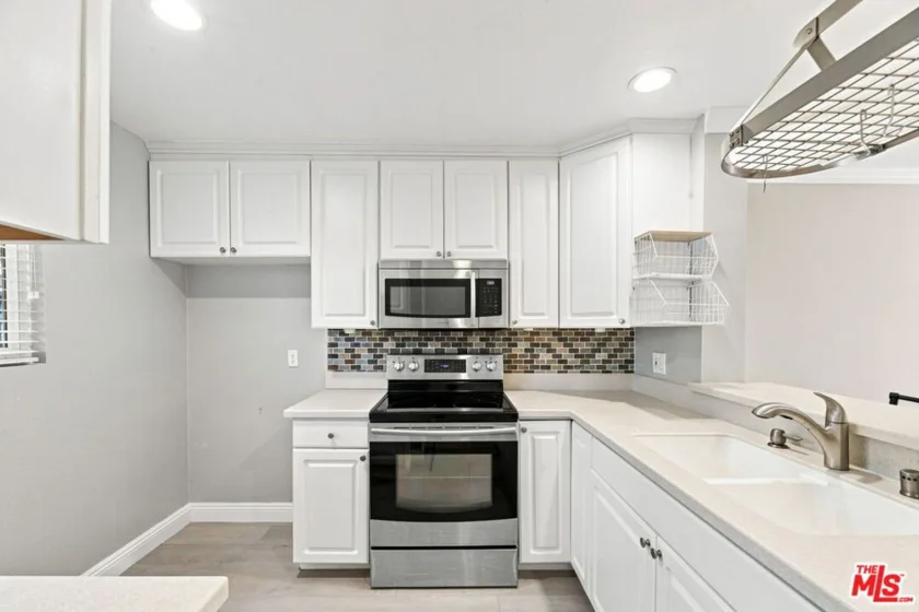 2940 N Verdugo Road #213 photo 4