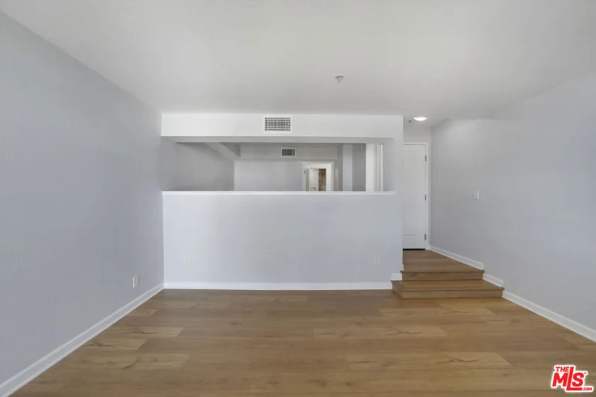 7320 Hawthorn Avenue #319 photo 24