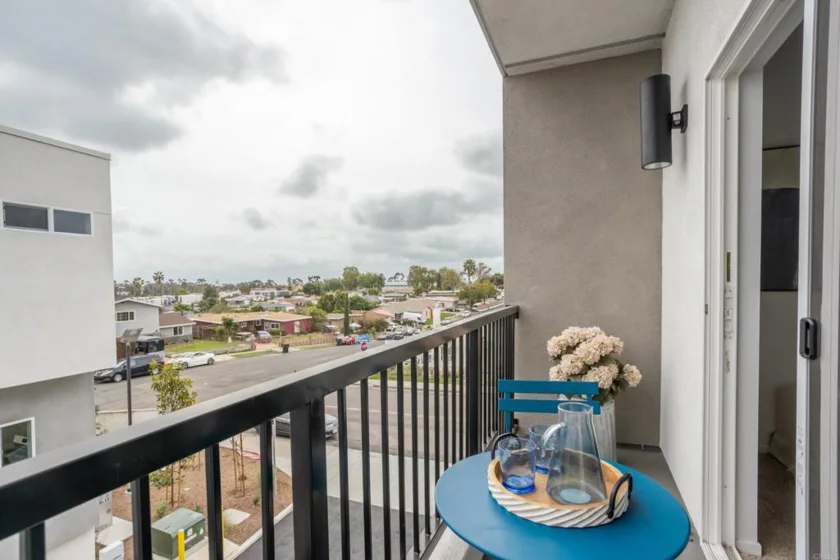 4984 Ocean View Boulevard photo 16