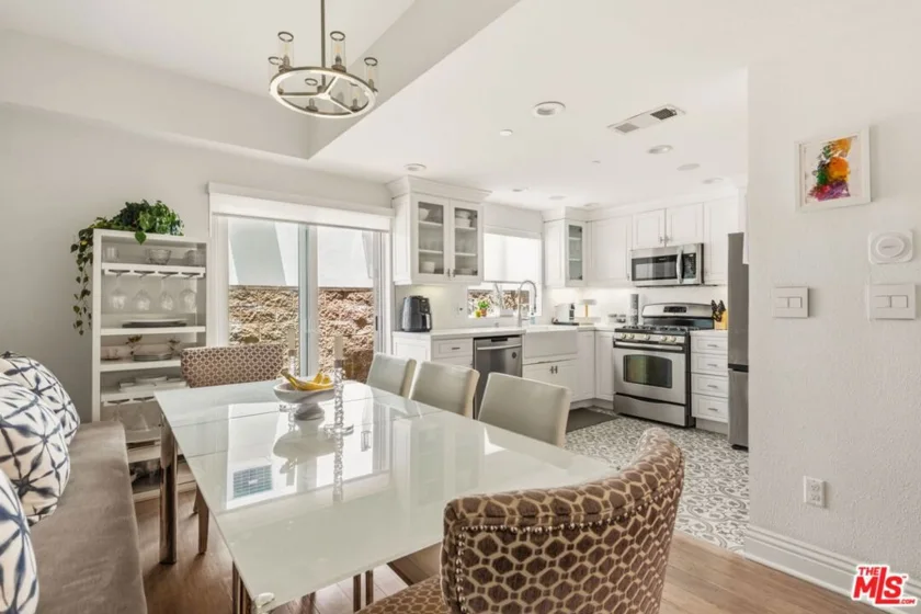 1010 N Curson Avenue #101 photo 5