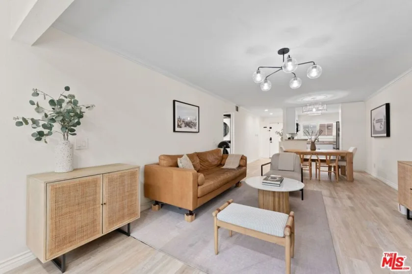 5515 Canoga Avenue #220 photo 3