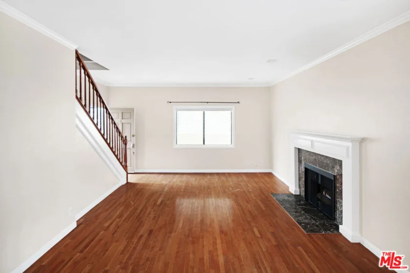 13948 Moorpark Street #6 photo 1
