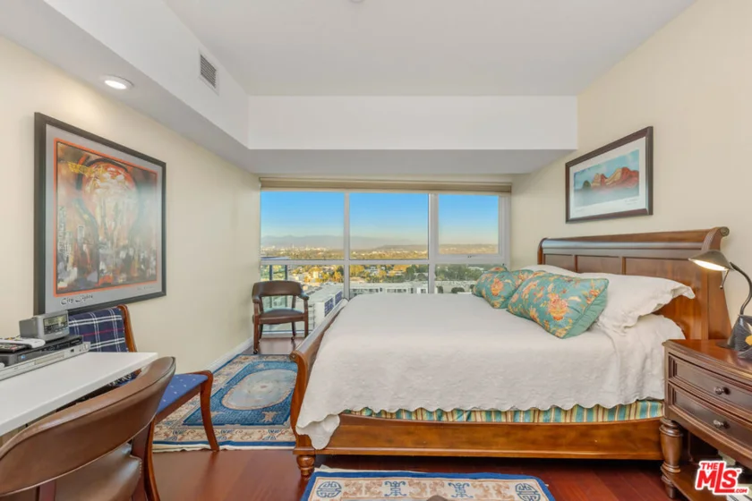 13600 Marina Pointe Drive #1704 photo 19