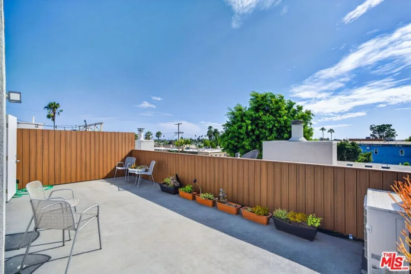 650 Rose Avenue #2 photo 20
