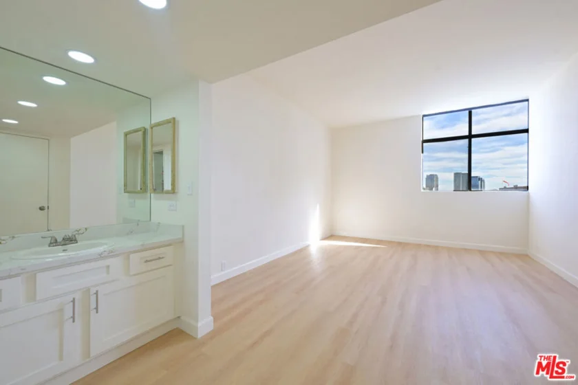 10535 Wilshire Boulevard #1803 photo 30