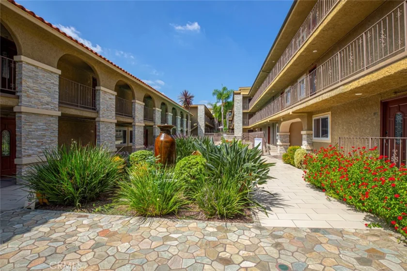 3220 Altura Avenue #217 photo 32