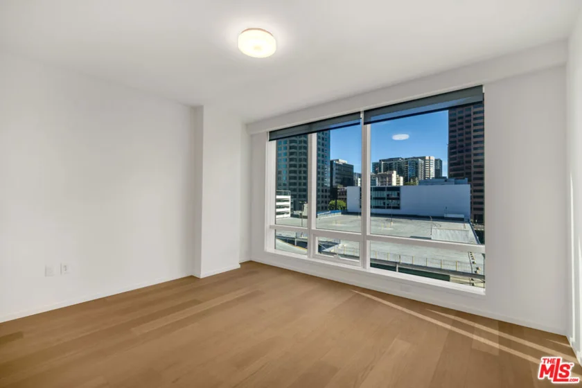 877 Francisco Street #1121 photo 5