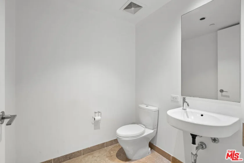 6250 Hollywood Boulevard #4E photo 37