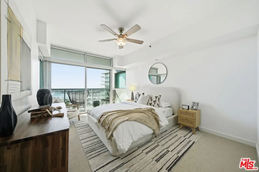 13650 Marina Pointe Drive #1603 photo 23