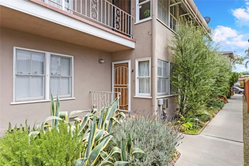 1825 E 3rd Street #4 photo 12