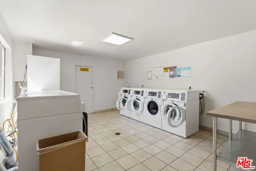 5414 Newcastle Avenue #19 photo 22