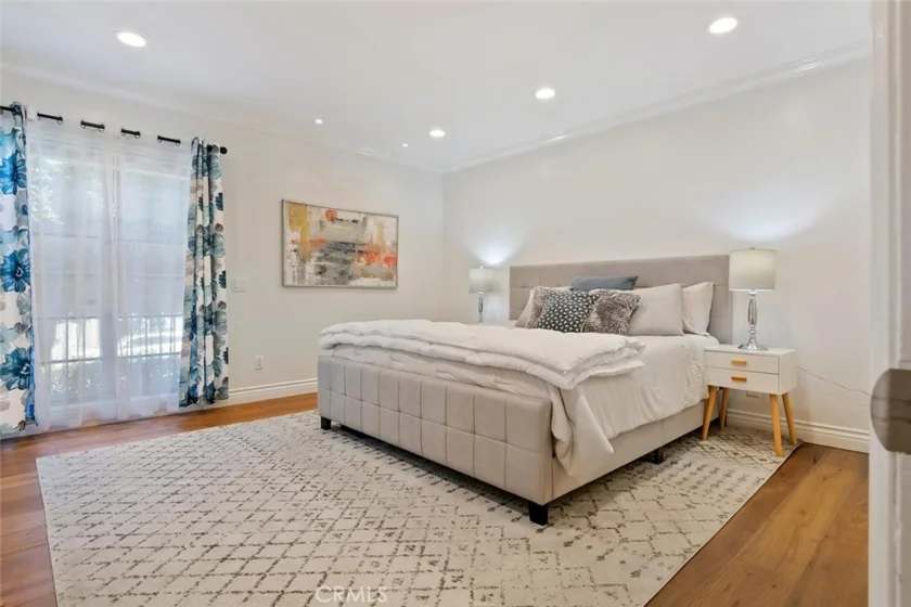 15248 Dickens Street #102 photo 22