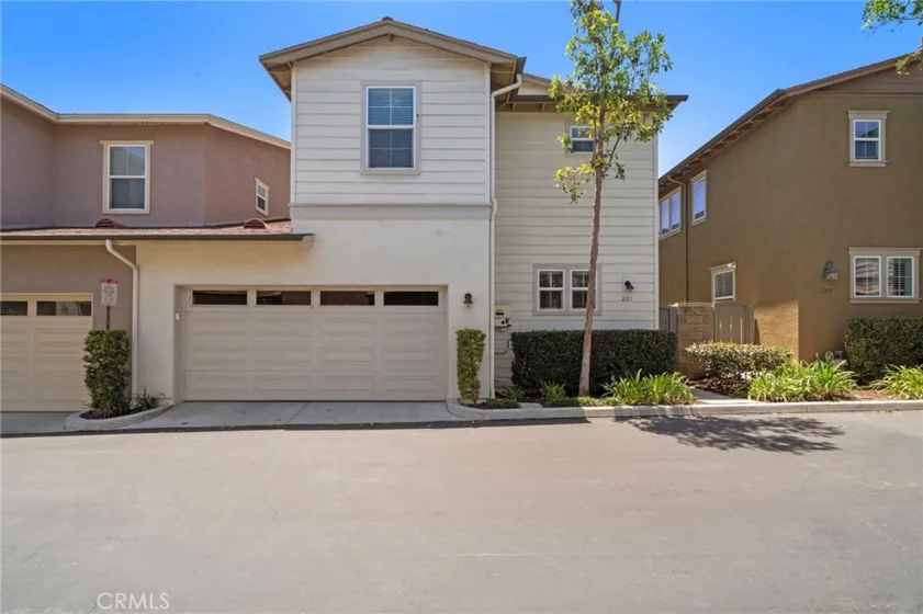 221 Landmark photo 36
