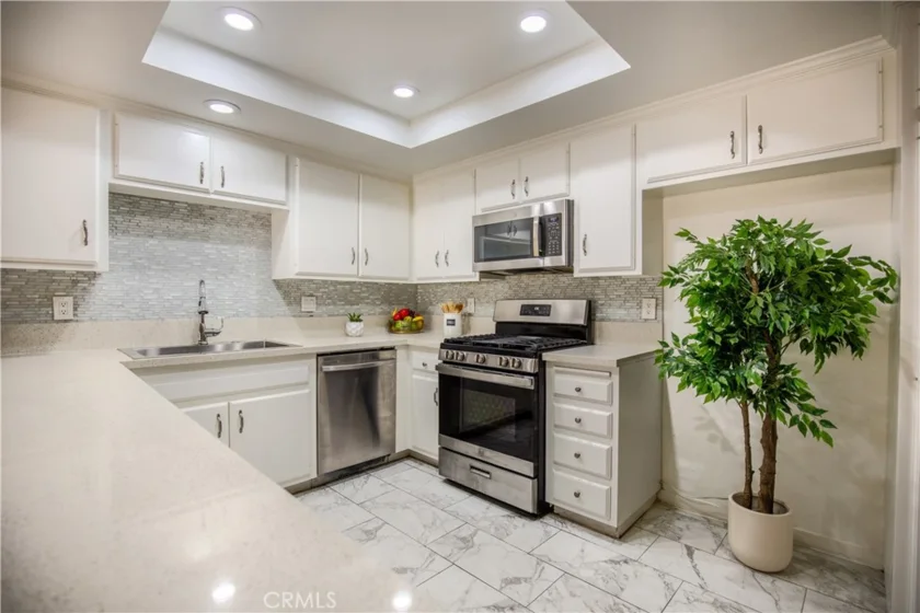 2528 N Tustin #D photo 19