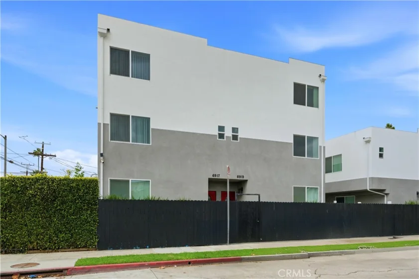 6919 S Menlo photo 1