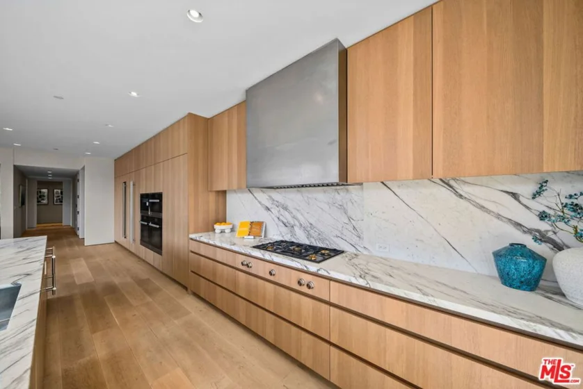 8899 Beverly Boulevard #4A photo 4
