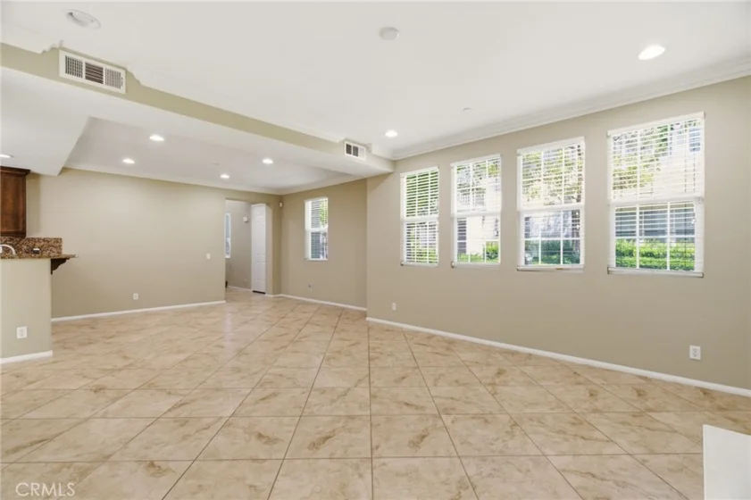 15247 Cambridge Street photo 8