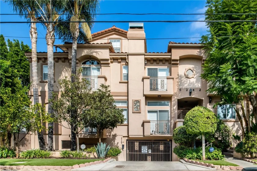 5242 Vesper Avenue #10 photo 1
