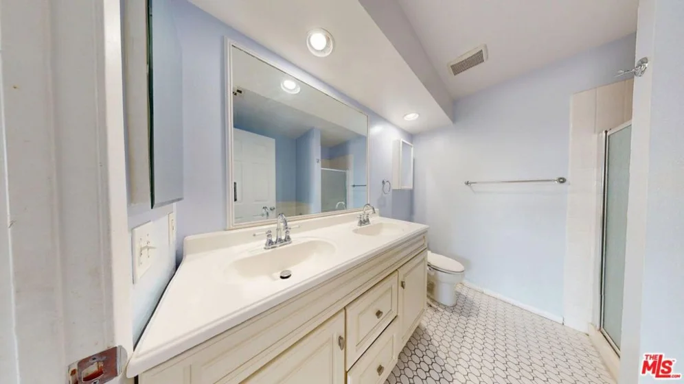 8710 Independence Avenue #301 photo 24