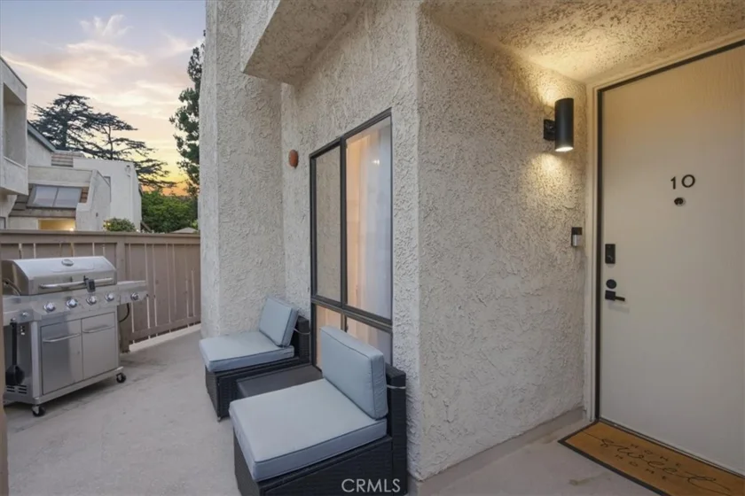 1734 N Verdugo #10 photo 2