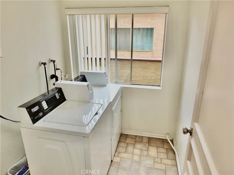 2805 E East 3rd Street #6 photo 26